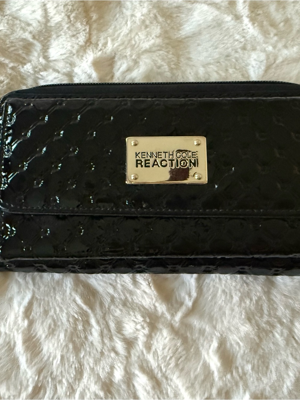 Kenneth Cole Reaction Black Patent Wallet Phone Case